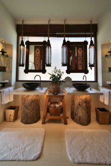 Bilik mandi gaya etno yang besar