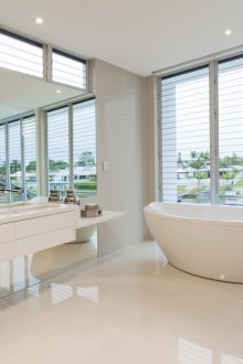 Bilik mandi yang besar