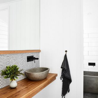 Pengubahsuaian bilik mandi yang besar