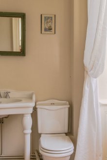 Bilik mandi vintaj yang besar