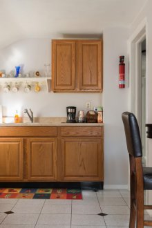 Bagaimana untuk menguruskan perabot dapur di apartmen studio