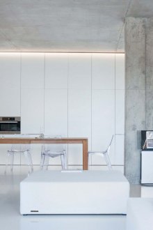 Bagaimana untuk menguruskan perabot di apartmen studio di gaya loteng