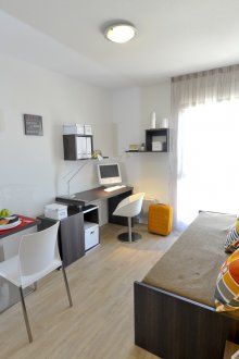 Bagaimana untuk menguruskan perabot di apartmen studio kecil