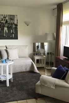 Apartmen studio 40 m persegi cerah