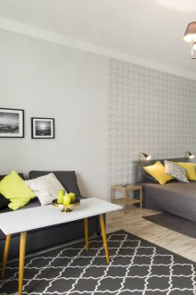 Pangsapuri studio 40 m persegi bantal kuning