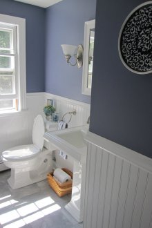 Ремонт на тоалетна с акрилни панели