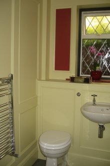 Ремонт на тоалетна от панели с корнизи