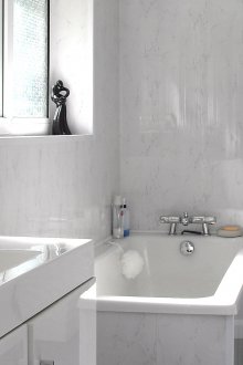 Ремонт на тоалетна с PVC панели