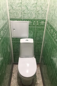 Ремонт на тоалетна в зелени мраморни плоскости