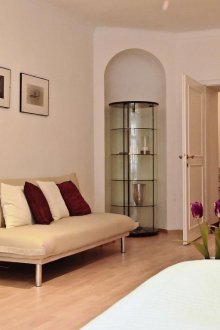 Satu bilik Khrushchev beige