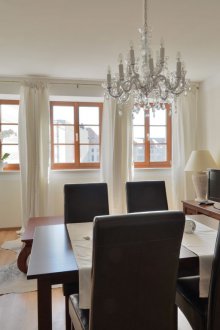 Khrushchev satu bilik dengan perabot