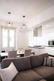 Khrushchev satu bilik dengan gaya minimalis