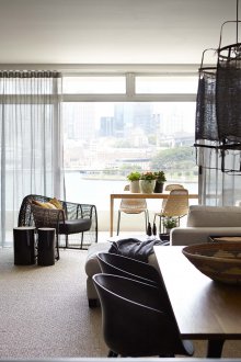 Khrushchev satu bilik dengan tingkap panorama