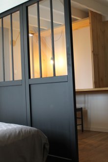 Интериорна преграда черна със стъкло