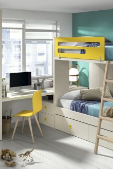 Children's layout with a bunk bed