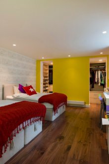 Children's layout with wardrobe