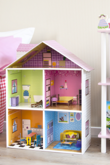 Children's layout with storage system