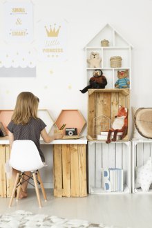 Layout of a children's room with a working area