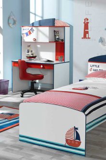 Детска стая в морски стил с модел