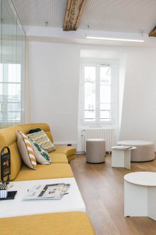 Дизайн на кухня за хол с диван