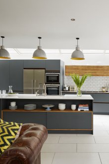 Дизайн на кухня за всекидневна с комплект