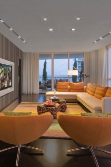 Оранжев интериор