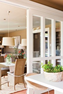 Дизайн на кухня за всекидневна с преграда