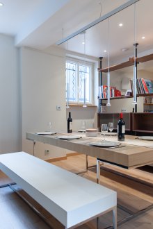 Дизайн на всекидневна кухня с рафт