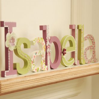 Dekor für Kinder in Holzbuchstaben