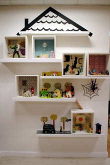 Dekor Kinderzimmer mit Regalen