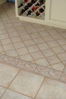 Плочки на пода в кухнята