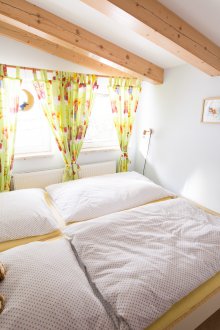 Schmal für zwei Kinder