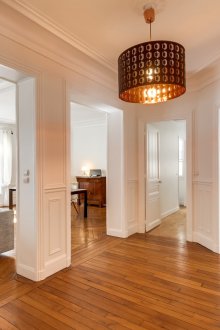 Dewan masuk dalam gaya klasik apartmen studio