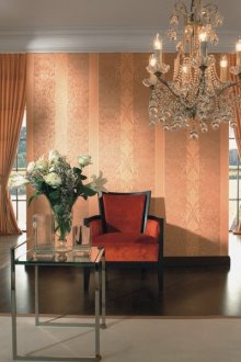 Добра комбинация от пясъчен тапет в хола