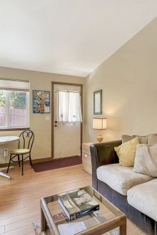 Pangsapuri studio dengan gaya beige