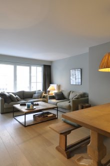 Apartmen studio dengan elemen gaya negara