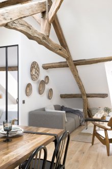 Loteng pangsapuri studio dengan balok