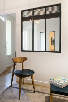 Minimalisme monokrom apartmen satu bilik