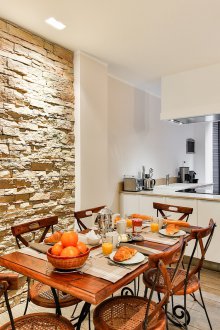 Apartmen satu bilik dalam pembaikan gaya moden