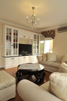 Pangsapuri studio Provence-style beige