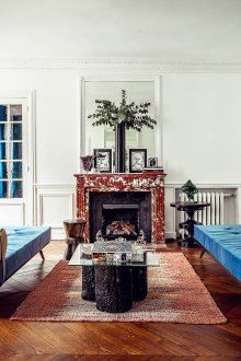 Pangsapuri studio gaya Provence dengan hiasan