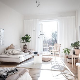Pangsapuri Studio dalam gaya Scandinavia putih