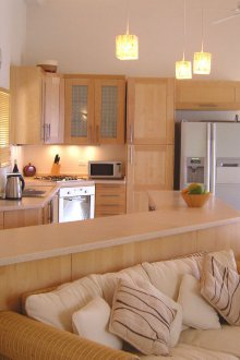 Membentuk semula dapur di sekitar perimeter