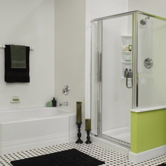 Bilik pancuran di bilik mandi berwarna putih-hijau