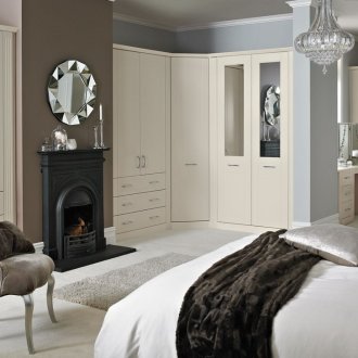 Лакирани мебели