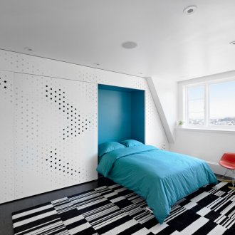 Katil double terbina dalam