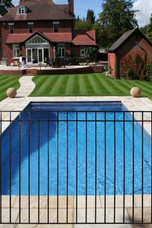 Метална ограда