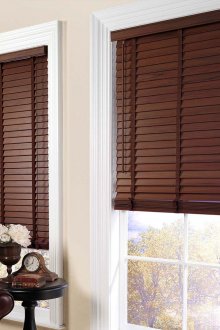 Кафяви щори за прозорци