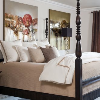 Абстрактни картини в интериора на спалнята