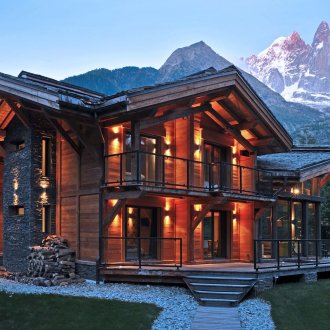 Модерна къща в стил шале